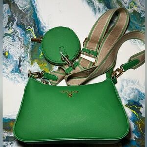 ANNE KLEIN NEW 2 for 1 **GREEN CROSSBODY WITH GUITAR STRAP AND WALLET